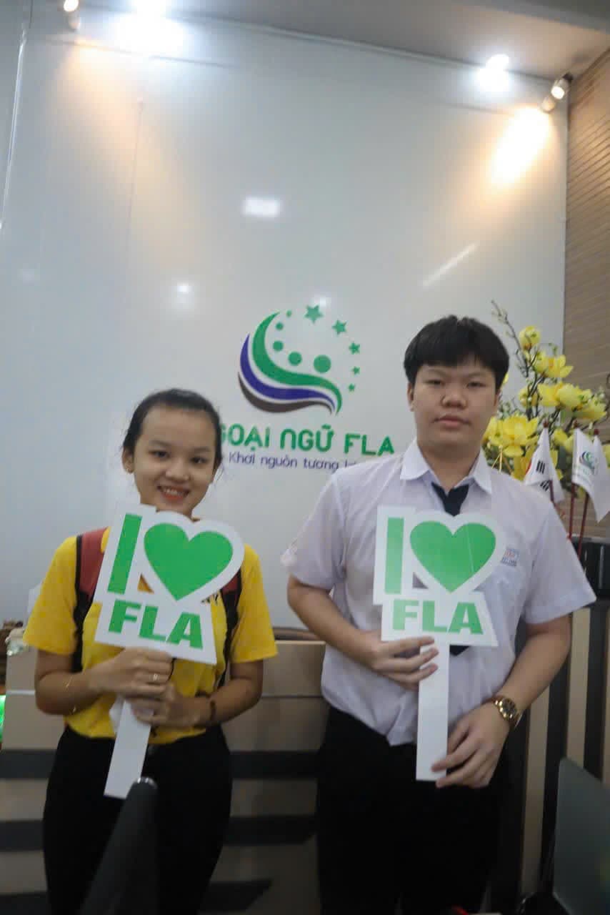 Diploma of Business reception at Đông Nam FLA
