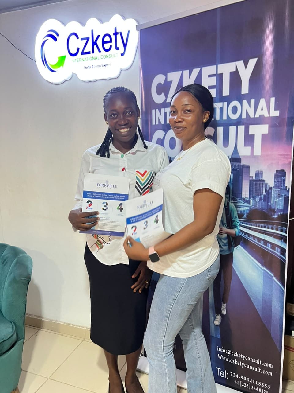 Course and destination counselling at a Czkety office